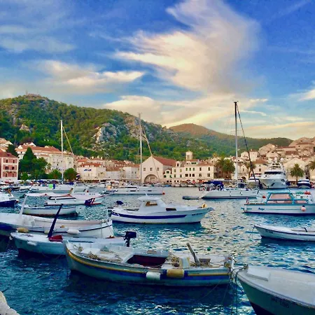 Clean & Spacious - Perfect For An Island Getaway Lejlighed Hvar Town