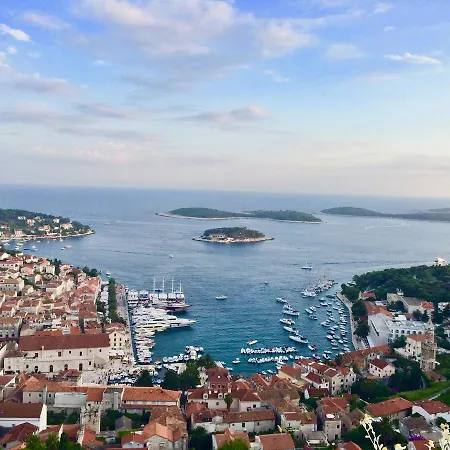 Clean & Spacious - Perfect For An Island Getaway * Hvar Town