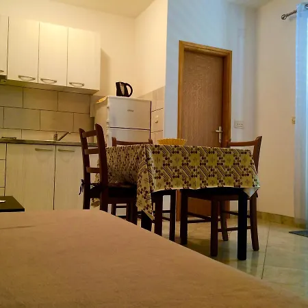Clean & Spacious - Perfect For An Island Getaway Hvar Town